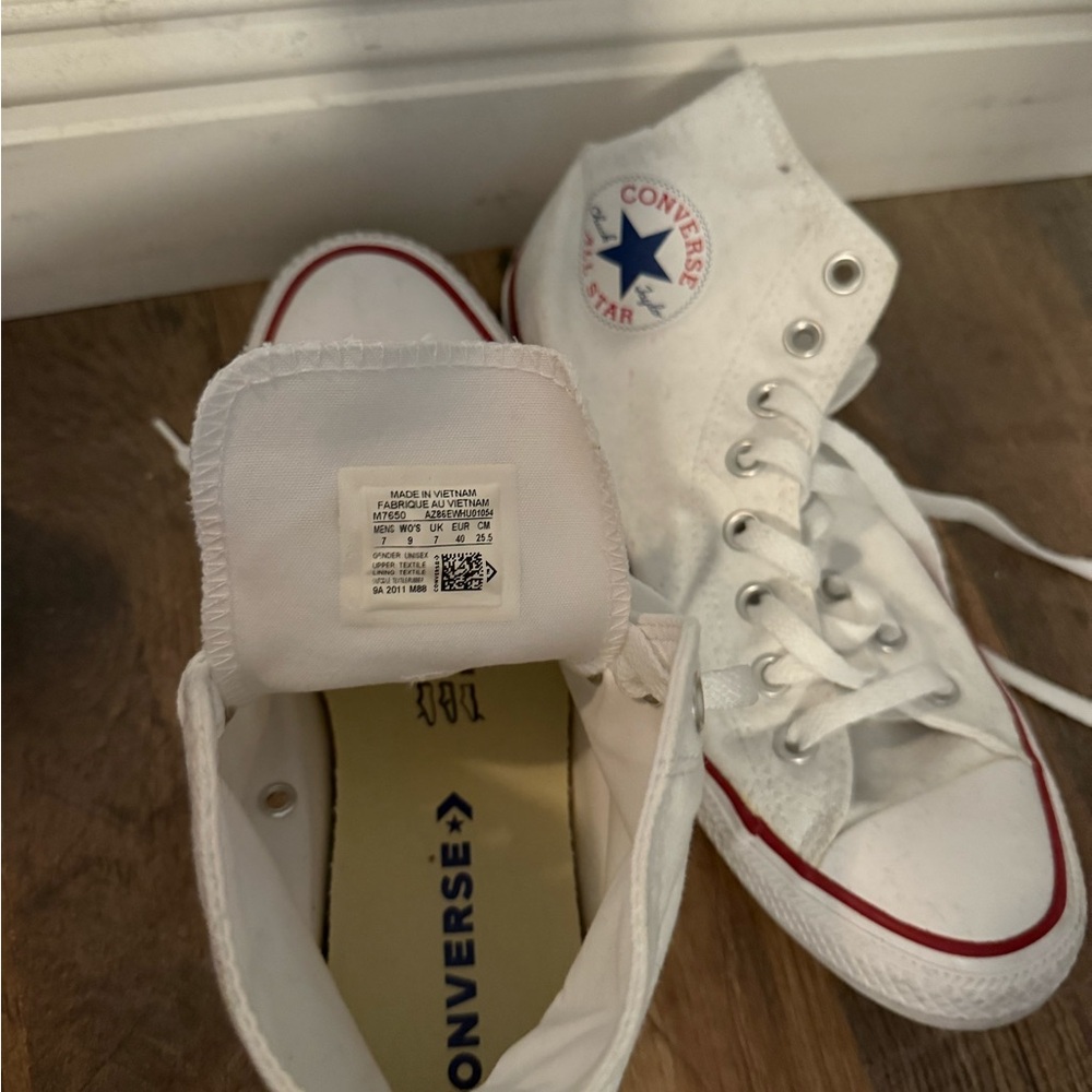 Converse White and Red High-Tops